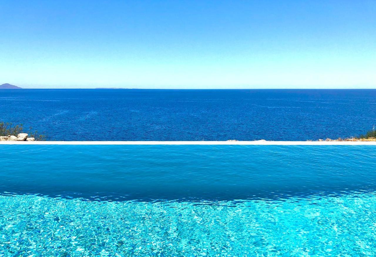 Kuro Beach House - Oceanfront Luxury & 25M Pool Achlia Bagian luar foto