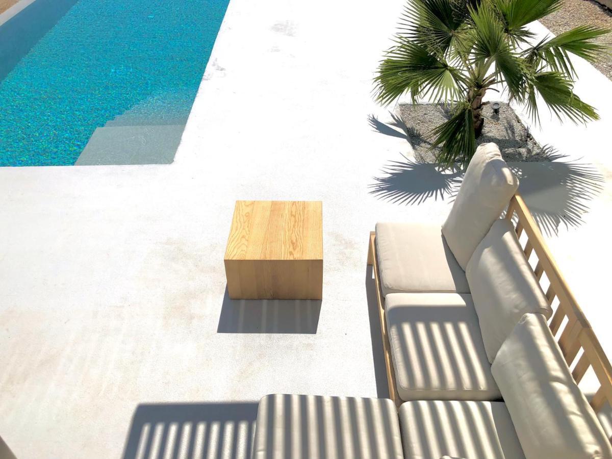 Kuro Beach House - Oceanfront Luxury & 25M Pool Achlia Bagian luar foto