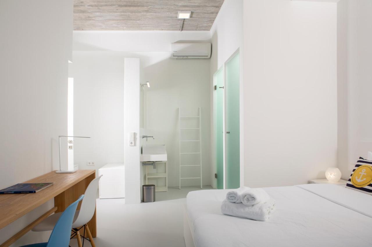 Kuro Beach House - Oceanfront Luxury & 25M Pool Achlia Bagian luar foto